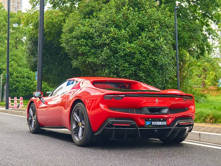 Photo 7 - Ferrari 296