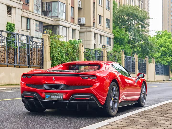 Photo 9 - Ferrari 296