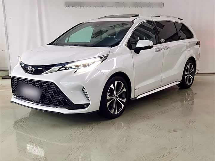 Фото 1 - Toyota Granvia