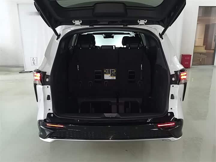 Фото 14 - Toyota Granvia