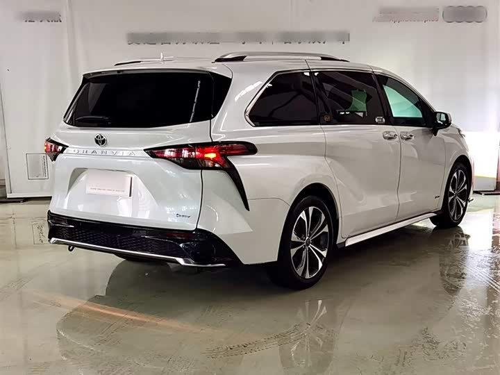 Фото 8 - Toyota Granvia