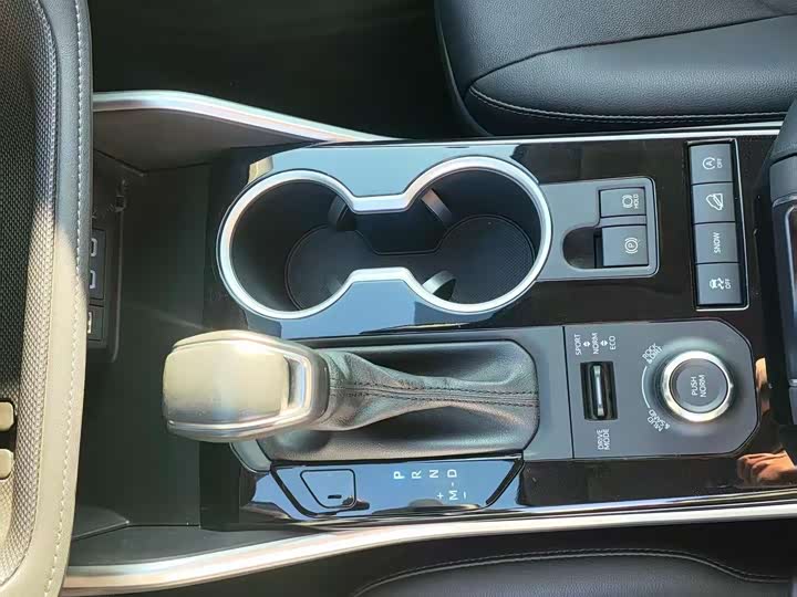 Фото 17 - Toyota Highlander