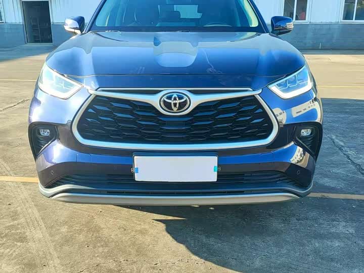 Фото 2 - Toyota Highlander