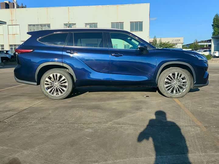 Фото 4 - Toyota Highlander