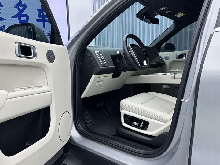 Фото 10 - LiXiang L9