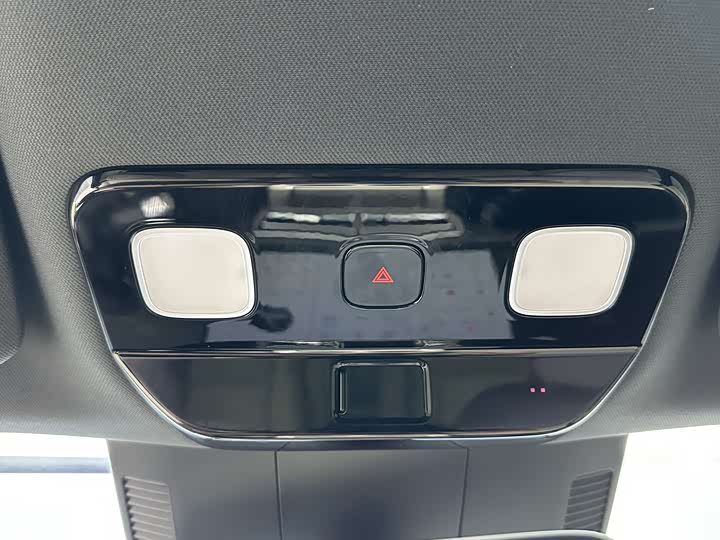 Фото 14 - LiXiang L9