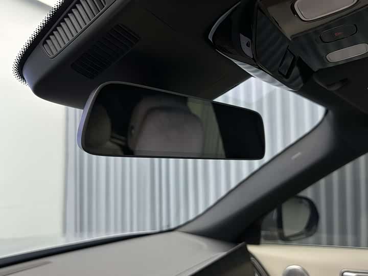 Фото 15 - LiXiang L9