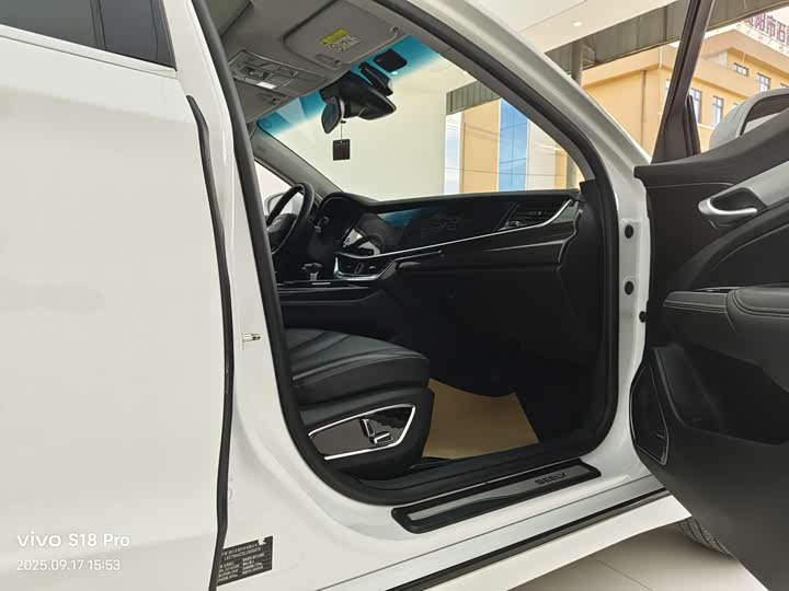 Фото 5 - Geely Emgrand GT