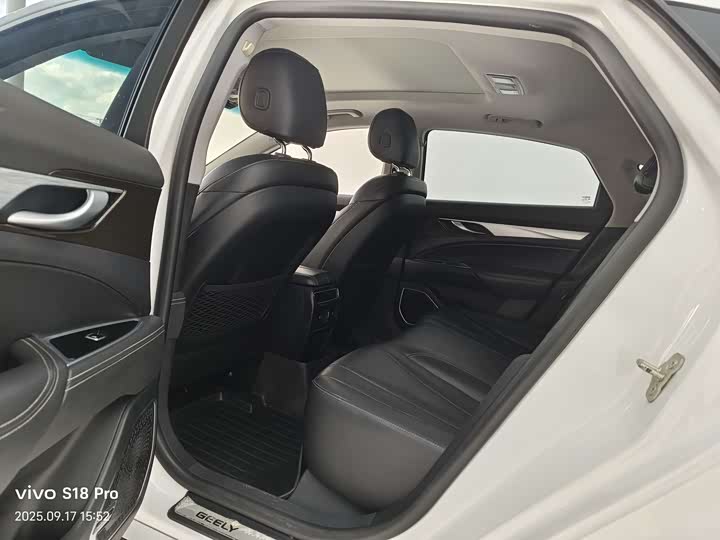 Фото 6 - Geely Emgrand GT