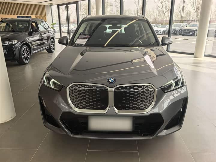 Фото 12 - BMW iX1