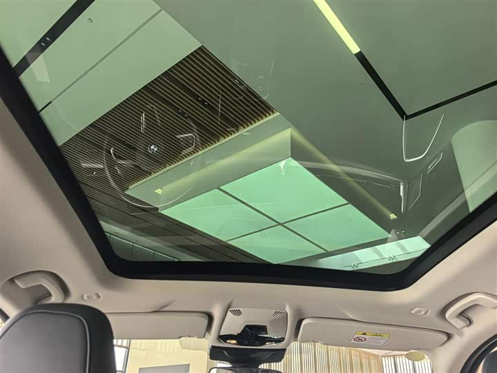 Фото 16 - BMW iX1