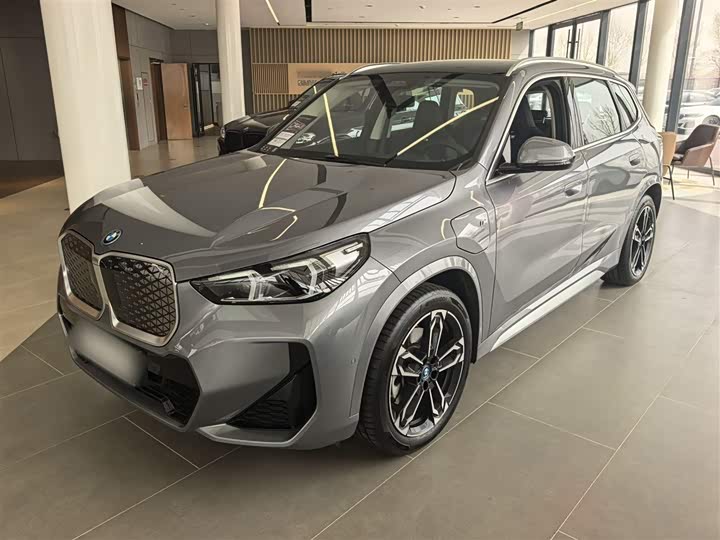 Фото 3 - BMW iX1