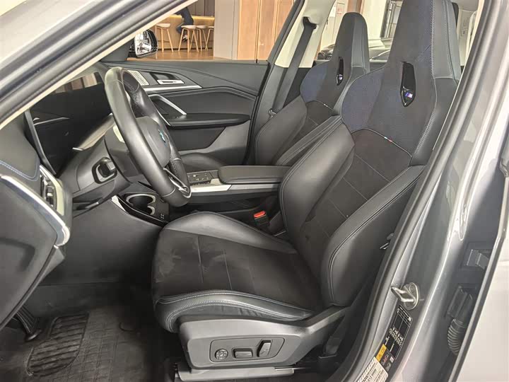 Фото 9 - BMW iX1