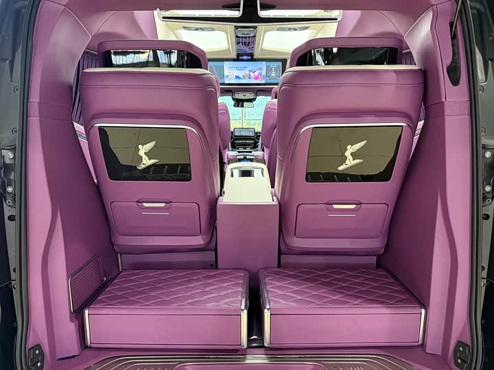 Фото 10 - Mercedes-Benz V-Class