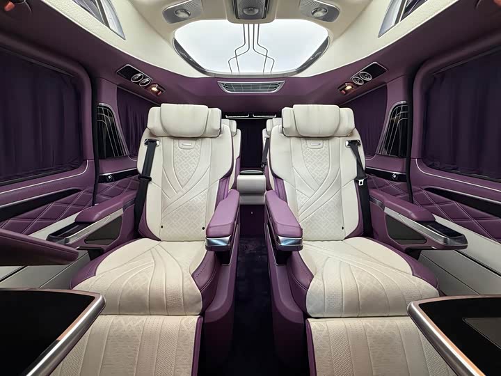 Фото 12 - Mercedes-Benz V-Class