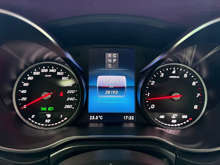 Фото 15 - Mercedes-Benz V-Class