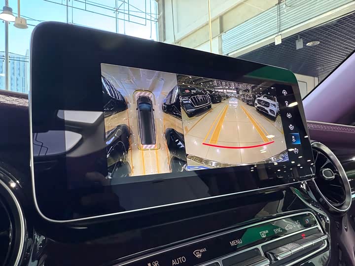 Фото 17 - Mercedes-Benz V-Class