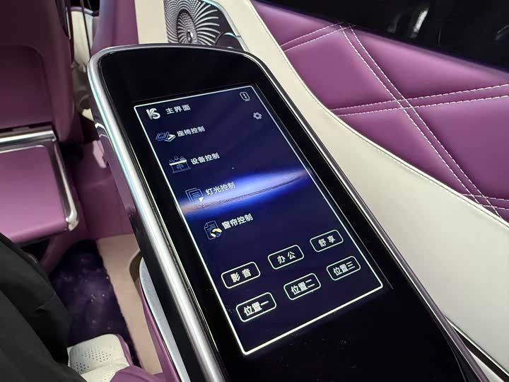 Фото 20 - Mercedes-Benz V-Class