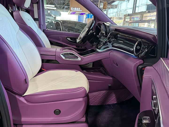 Фото 8 - Mercedes-Benz V-Class