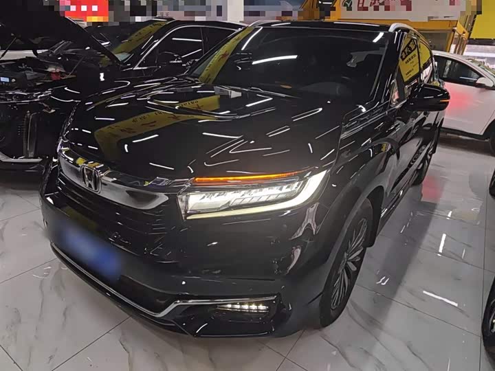 Фото 2 - Honda Avancier