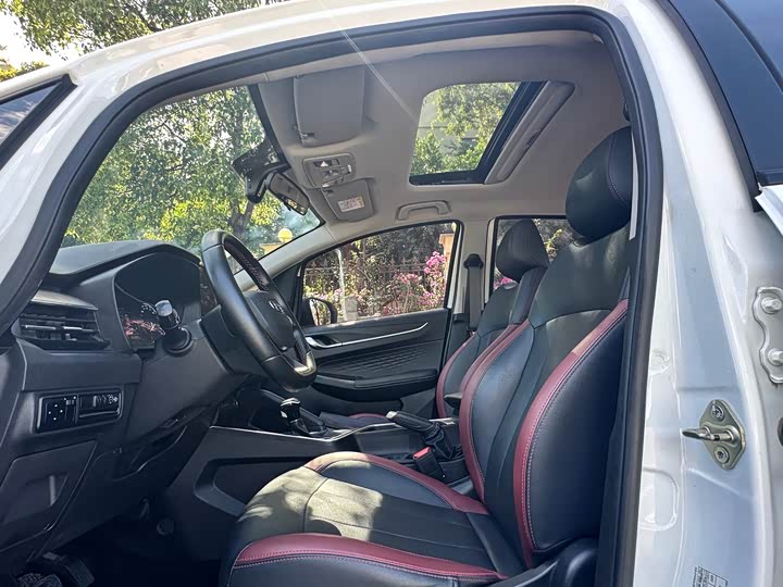 Фото 11 - Geely Vision X3