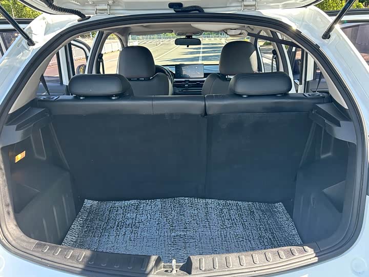 Фото 20 - Geely Vision X3