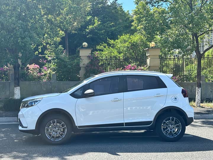 Фото 4 - Geely Vision X3