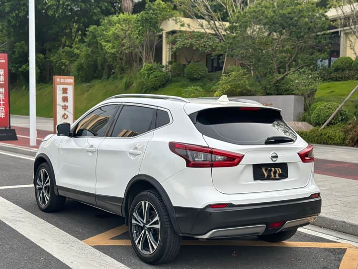 Фото 4 - Nissan Qashqai