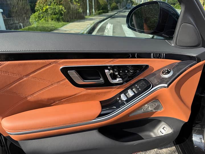 Фото 10 - Mercedes-Benz Maybach S-Class