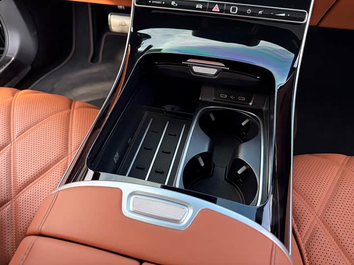 Фото 16 - Mercedes-Benz Maybach S-Class