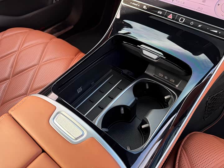 Фото 17 - Mercedes-Benz Maybach S-Class