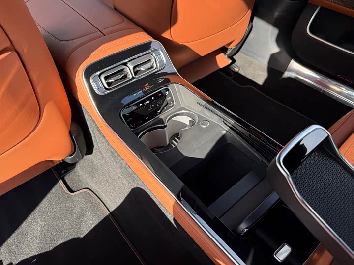 Фото 22 - Mercedes-Benz Maybach S-Class