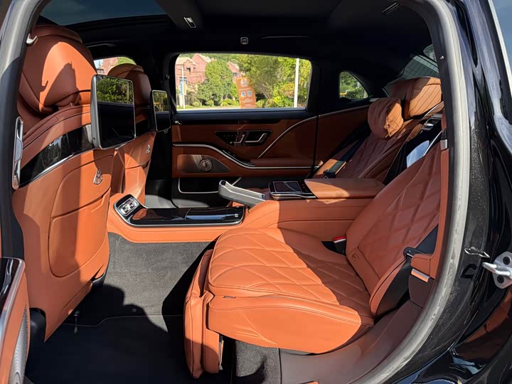 Фото 8 - Mercedes-Benz Maybach S-Class