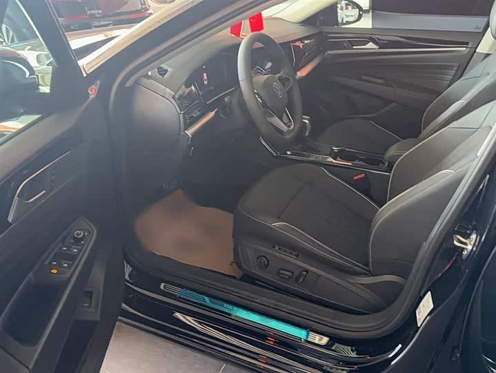 Фото 3 - Volkswagen Passat