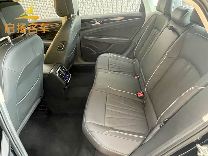 Фото 9 - Volkswagen Passat