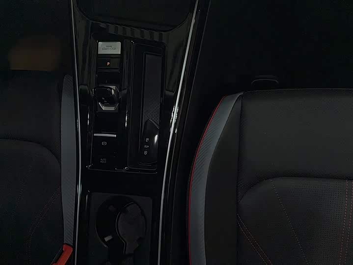 Фото 10 - Volkswagen Lamando L