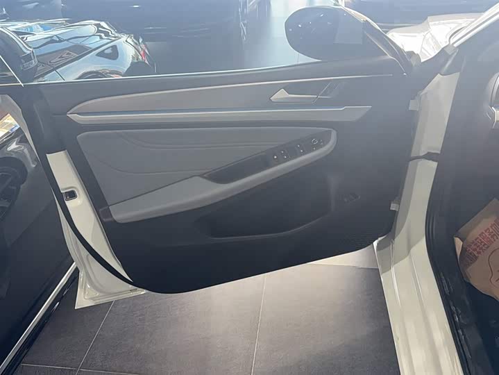 Фото 5 - Volkswagen Lamando L