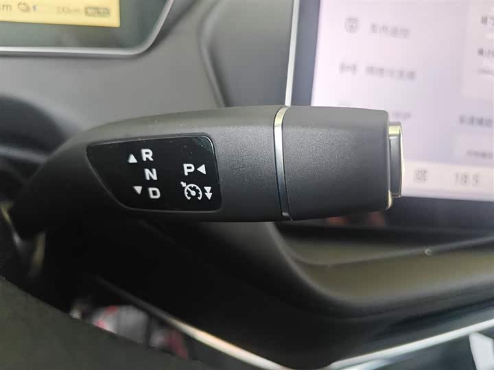 Фото 14 - Changan Deepal SL03