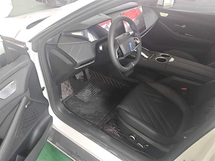 Фото 16 - Changan Deepal SL03