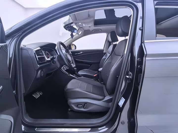 Фото 15 - Jetta VS7