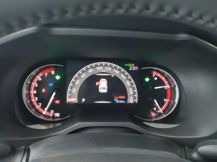 Фото 11 - Toyota RAV4