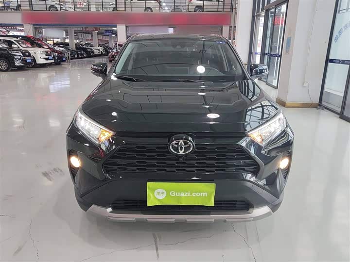 Фото 3 - Toyota RAV4