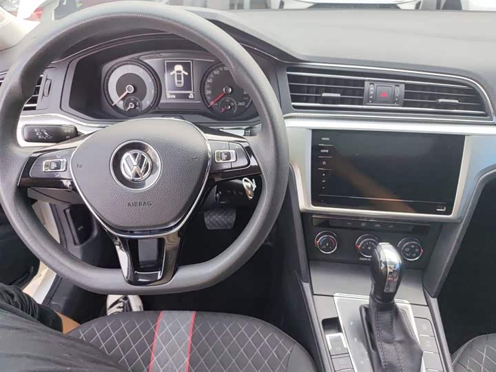 Фото 11 - Volkswagen Lamando L