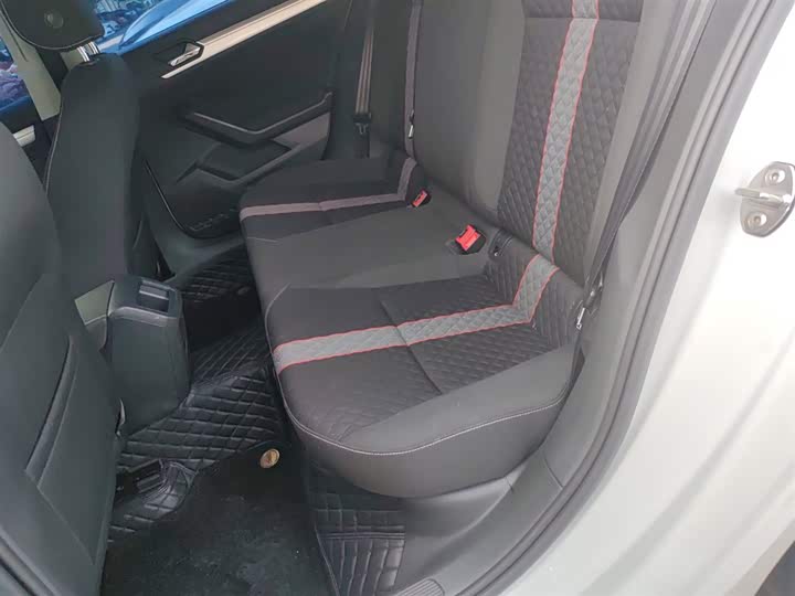 Фото 9 - Volkswagen Lamando L