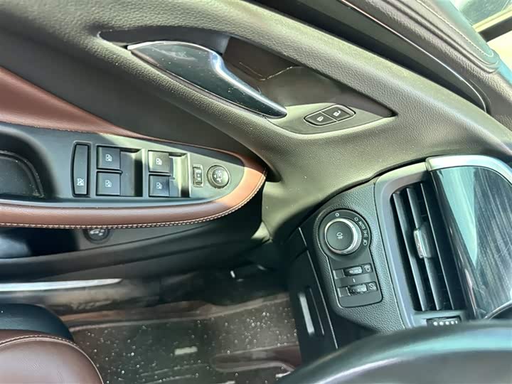 Фото 4 - Buick Envision Plus