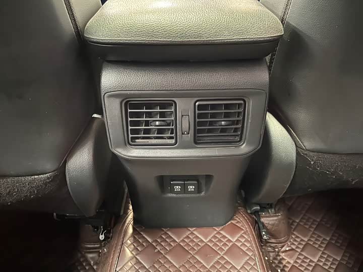 Фото 14 - Toyota Wildlander