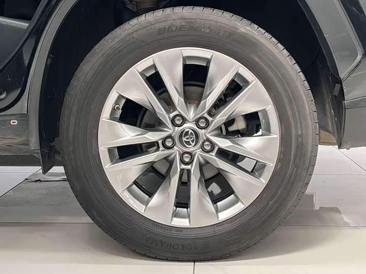 Фото 16 - Toyota Wildlander