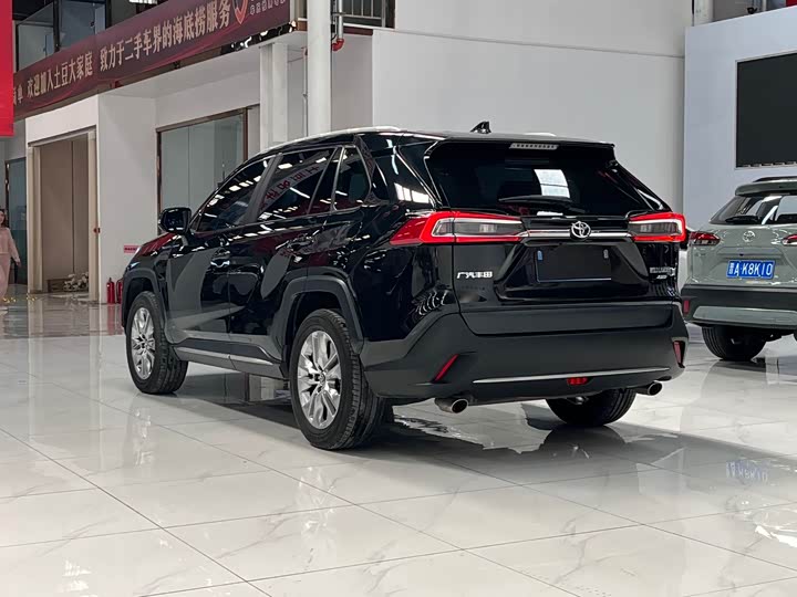 Фото 4 - Toyota Wildlander