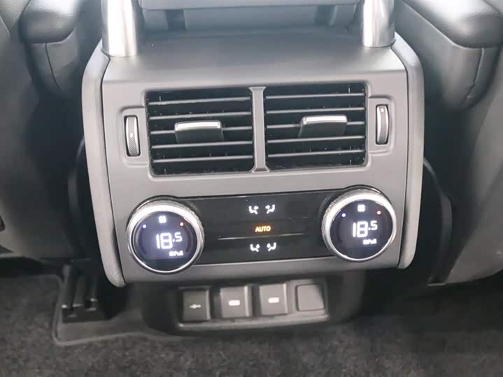 Фото 19 - Land Rover Discovery