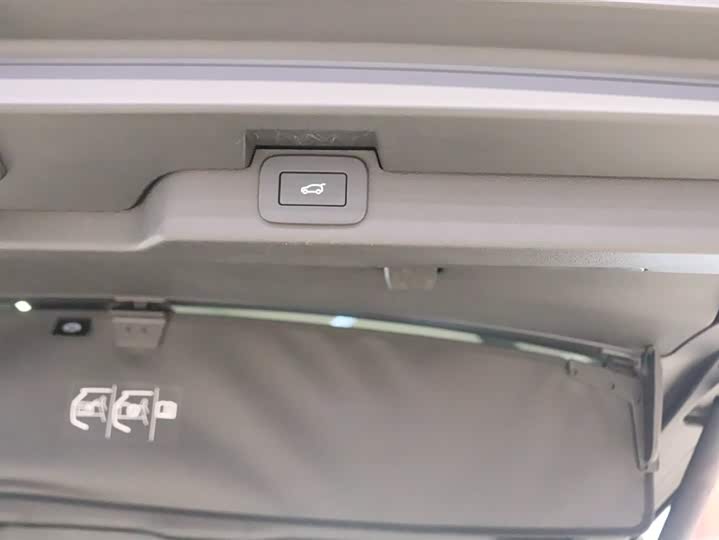 Фото 21 - Land Rover Discovery